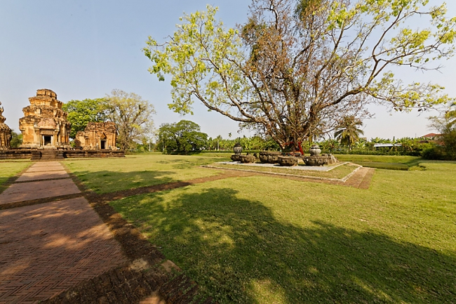 Prasat Sikhoraphum-MAR15-011